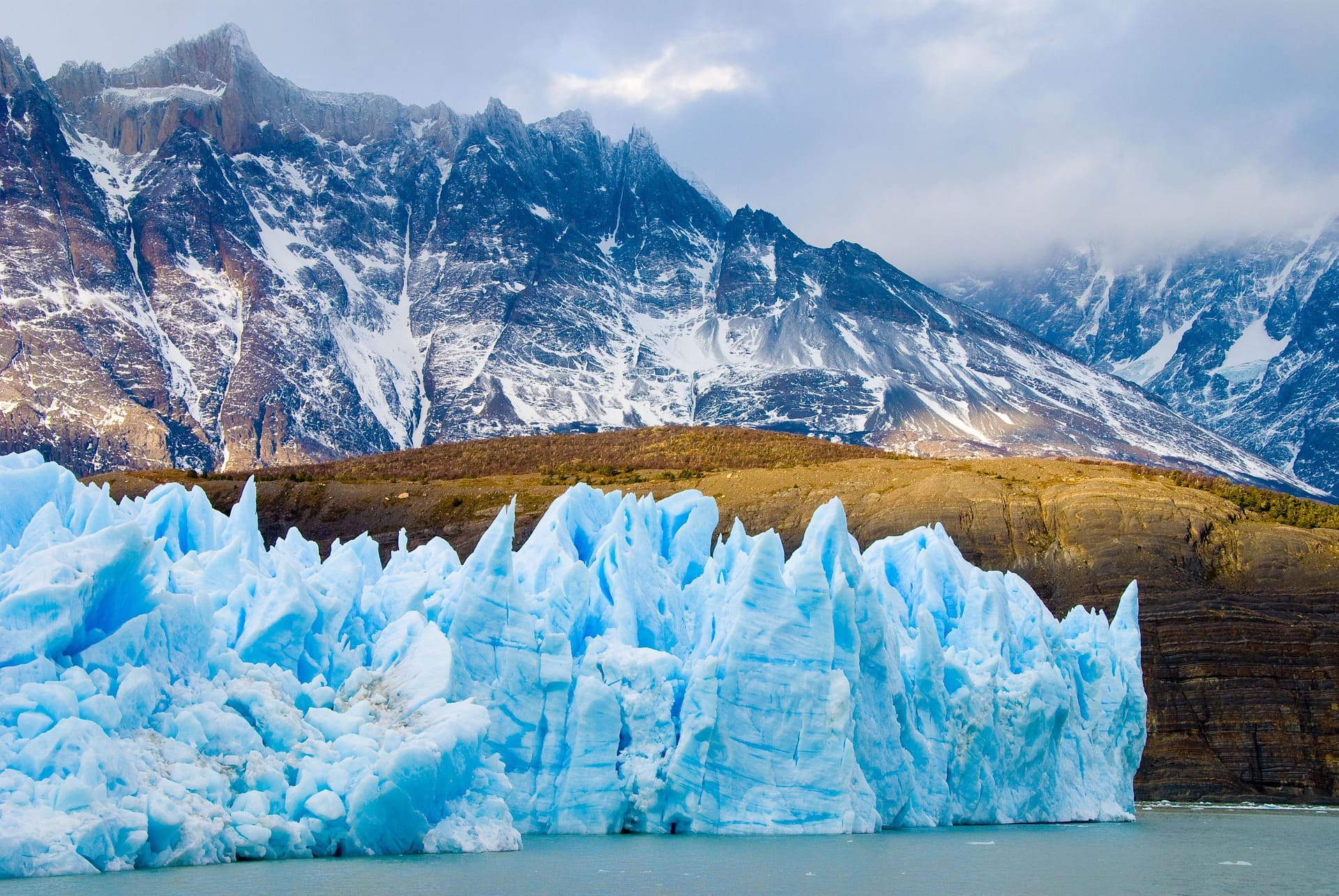 Picturesque Solo Argentina And Chile